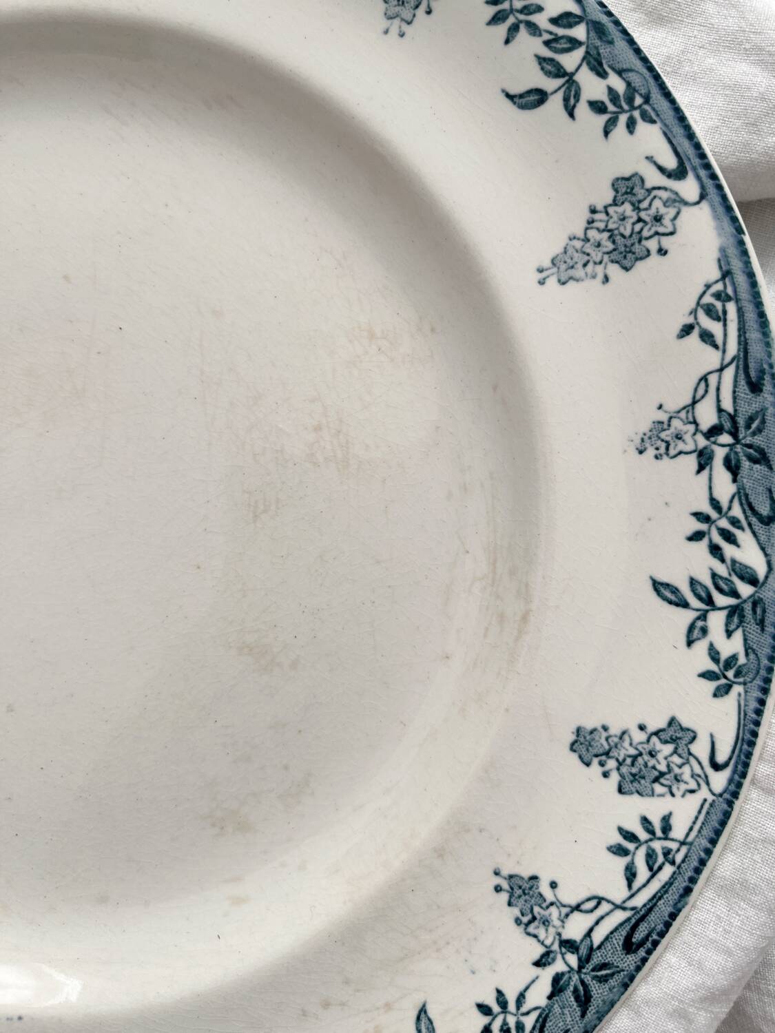 12 ironstone dinner plates “Florence” Longwy