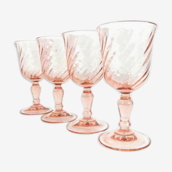 Lot de 4 verres roses de Arcoroc à digestif