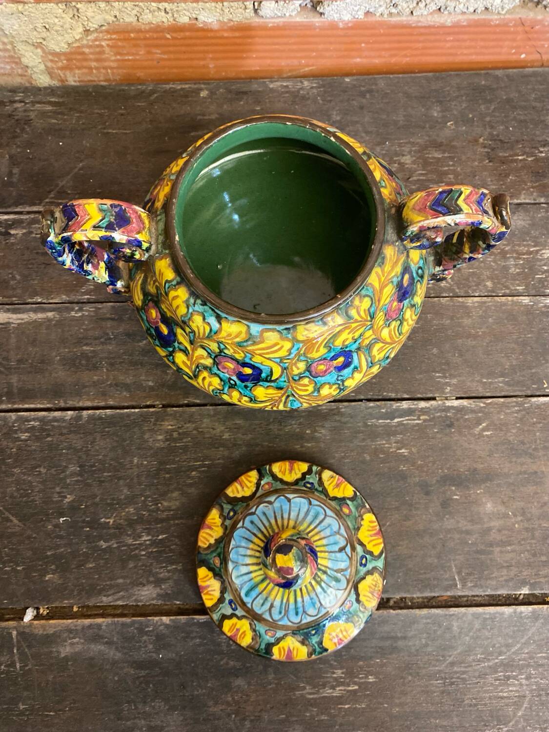 Sweet box with handles, antique caltagirone polychrome ceramic.