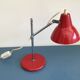 Lampe à poser articulée en métal laqué rouge, 1950