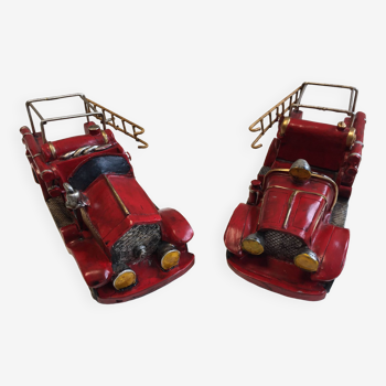 Jouets collector duo d'anciens camions de pompier miniatures 1930