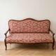 Banquette Louis Philippe en bois et tissu rouge