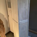 Ancienne armoire 1920-40 en bois motif florale