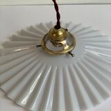 Opaline suspension