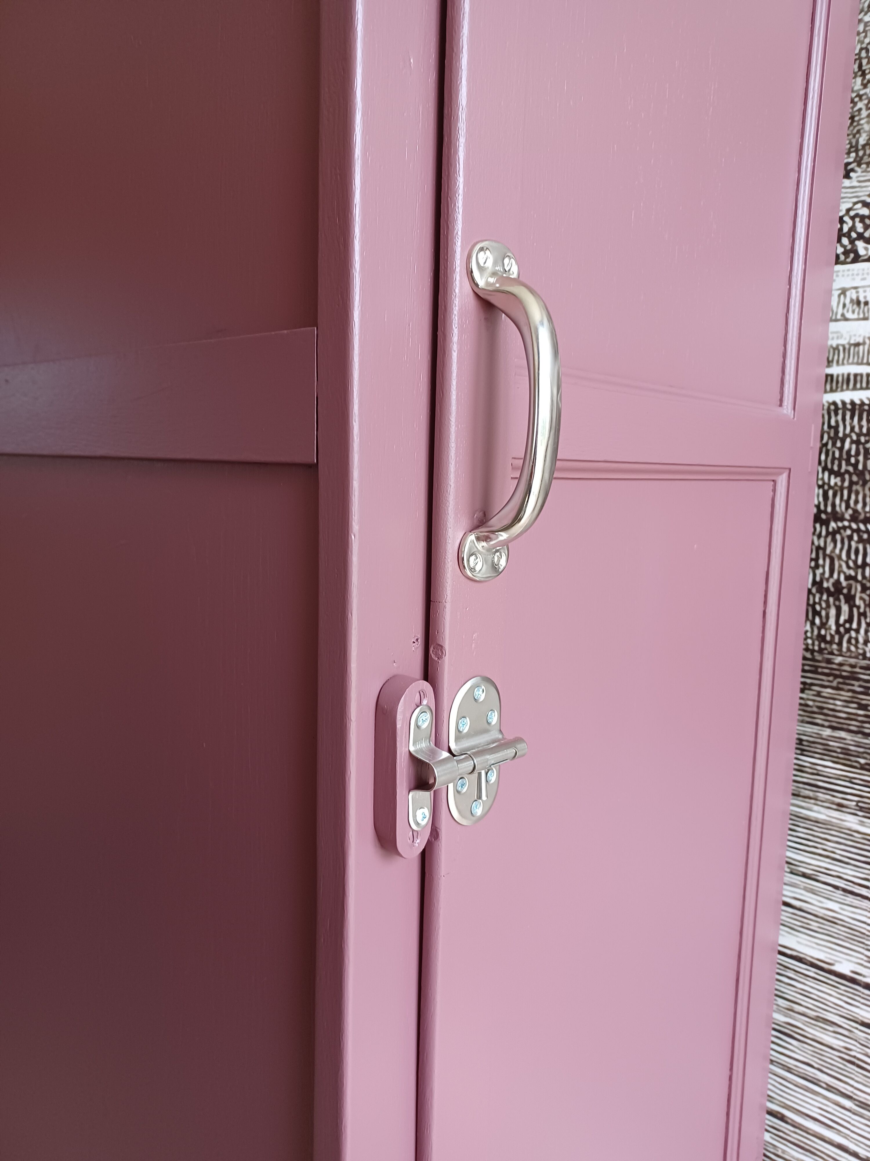 Vintage boarding cabinet