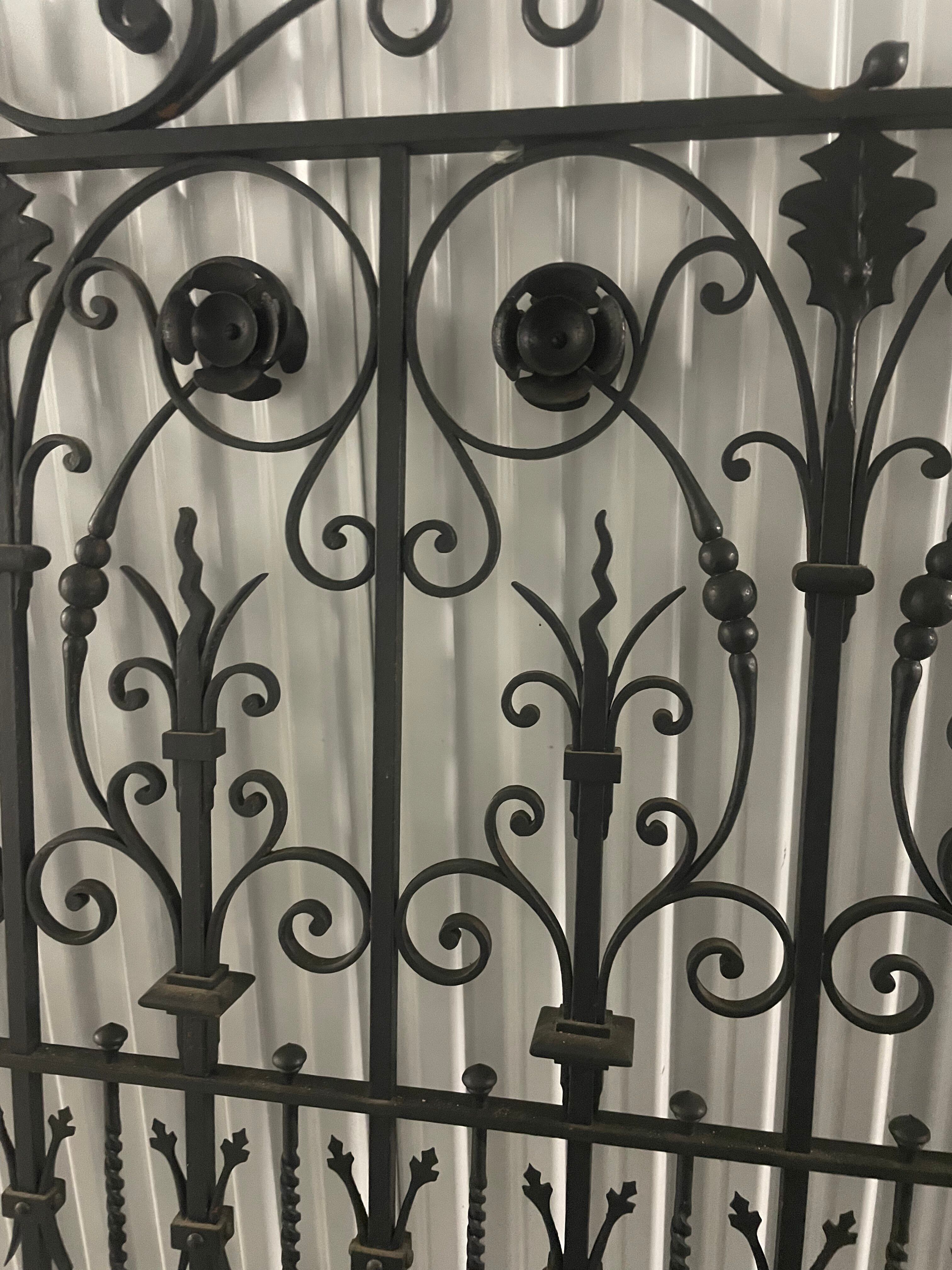 Séparateur d’intérieur grille double en fer forge de 1927