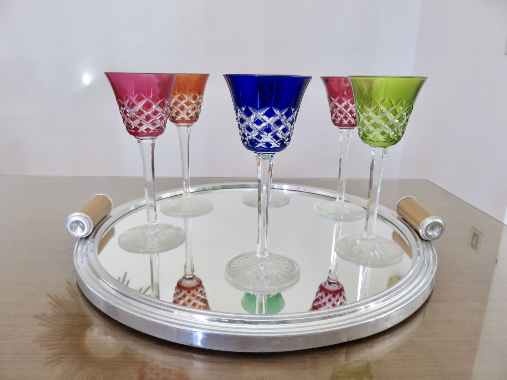 Very large round mirrored tray, in aluminium, 45cm, France, 1950