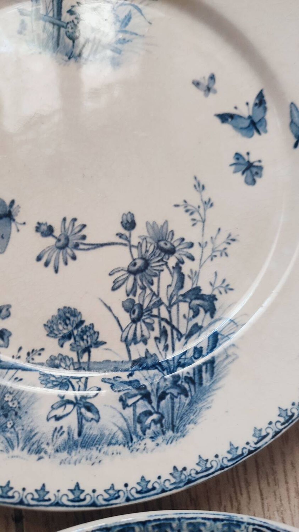 4 assiettes plates en faience de Sarreguemines, Tsarine