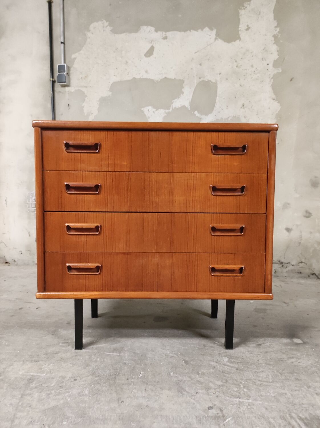 Vintage Scandinavian chest of drawers