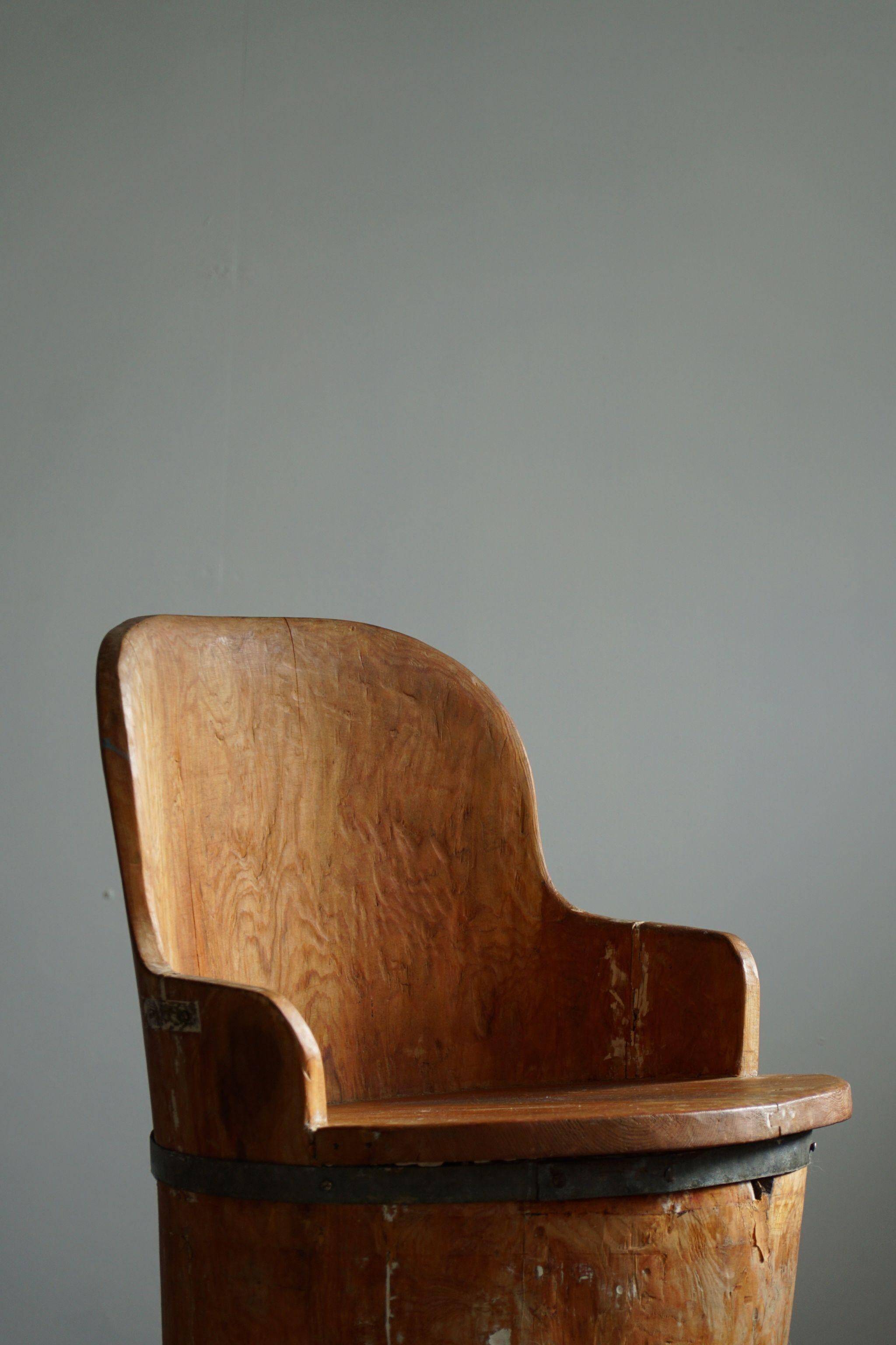 Wabi Sabi trunk armchair from the mid-20th century in pine, by a Swedish cabinetmaker, 1950s.