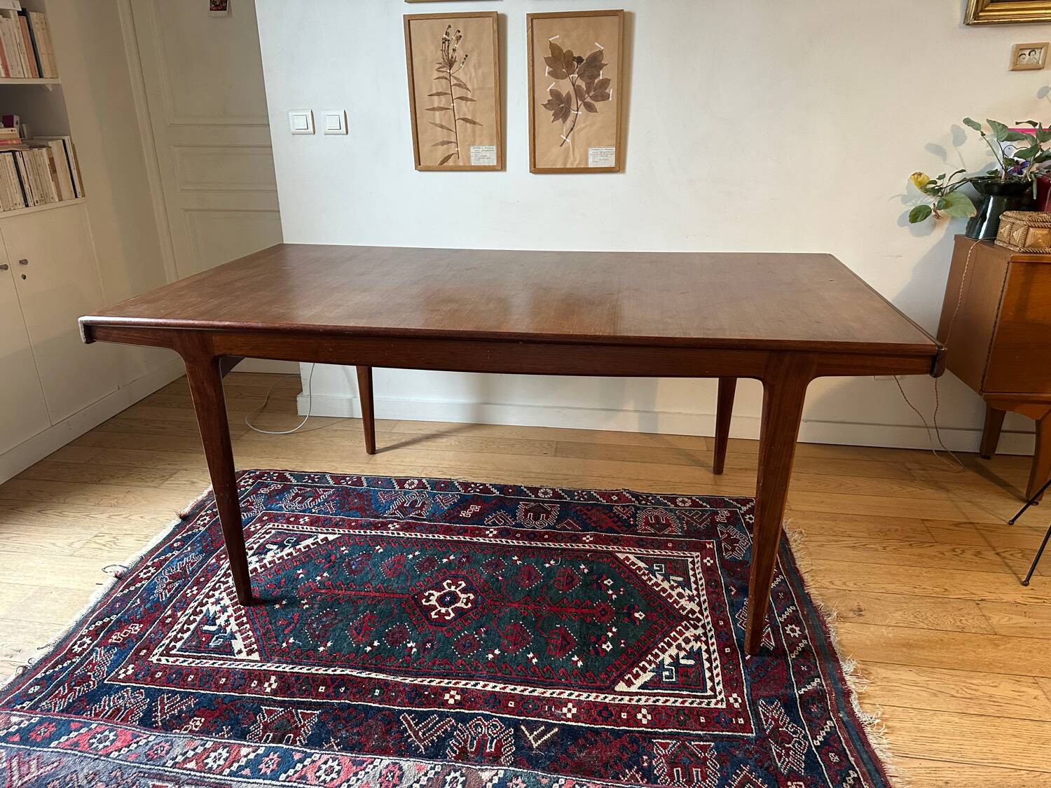 Large Scandinavian table