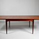 Grande table à manger en teck. Années 1960.