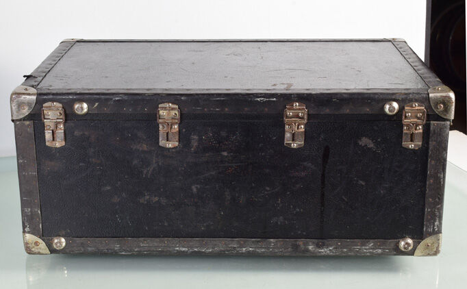Bertault wooden trunk with drawer