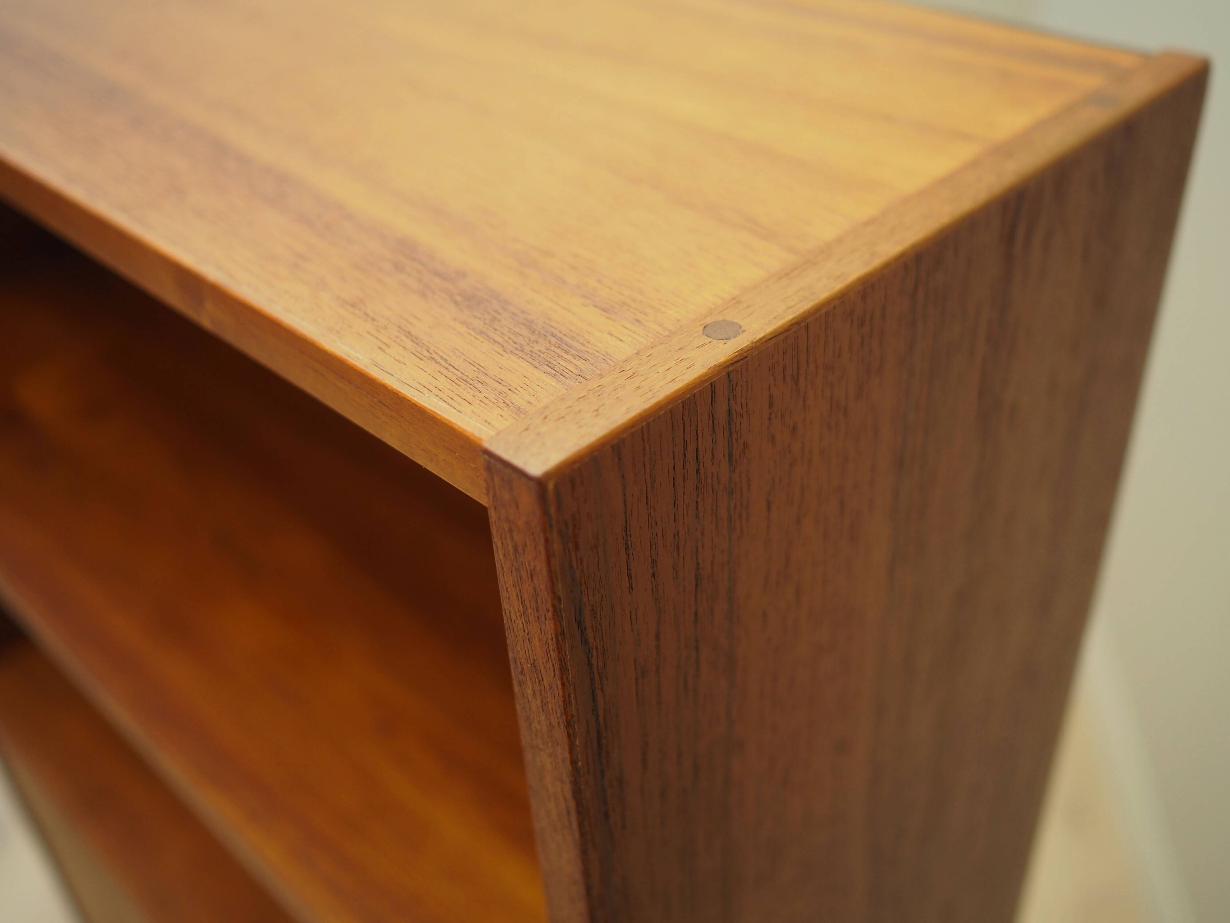 Bibliothèque en teck, design danois, années 1970, production : Danemark