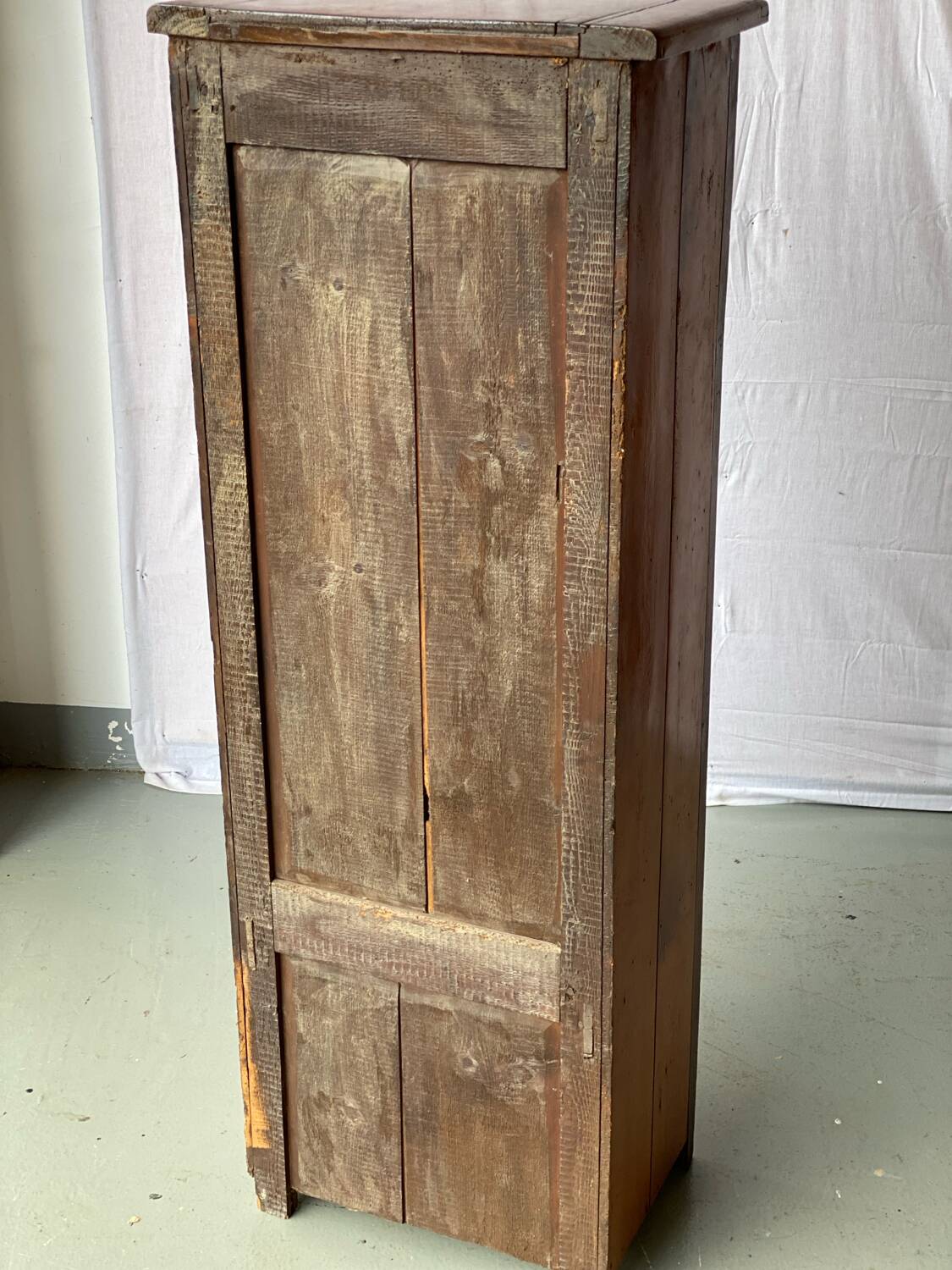 Vintage solid wood column display cabinet