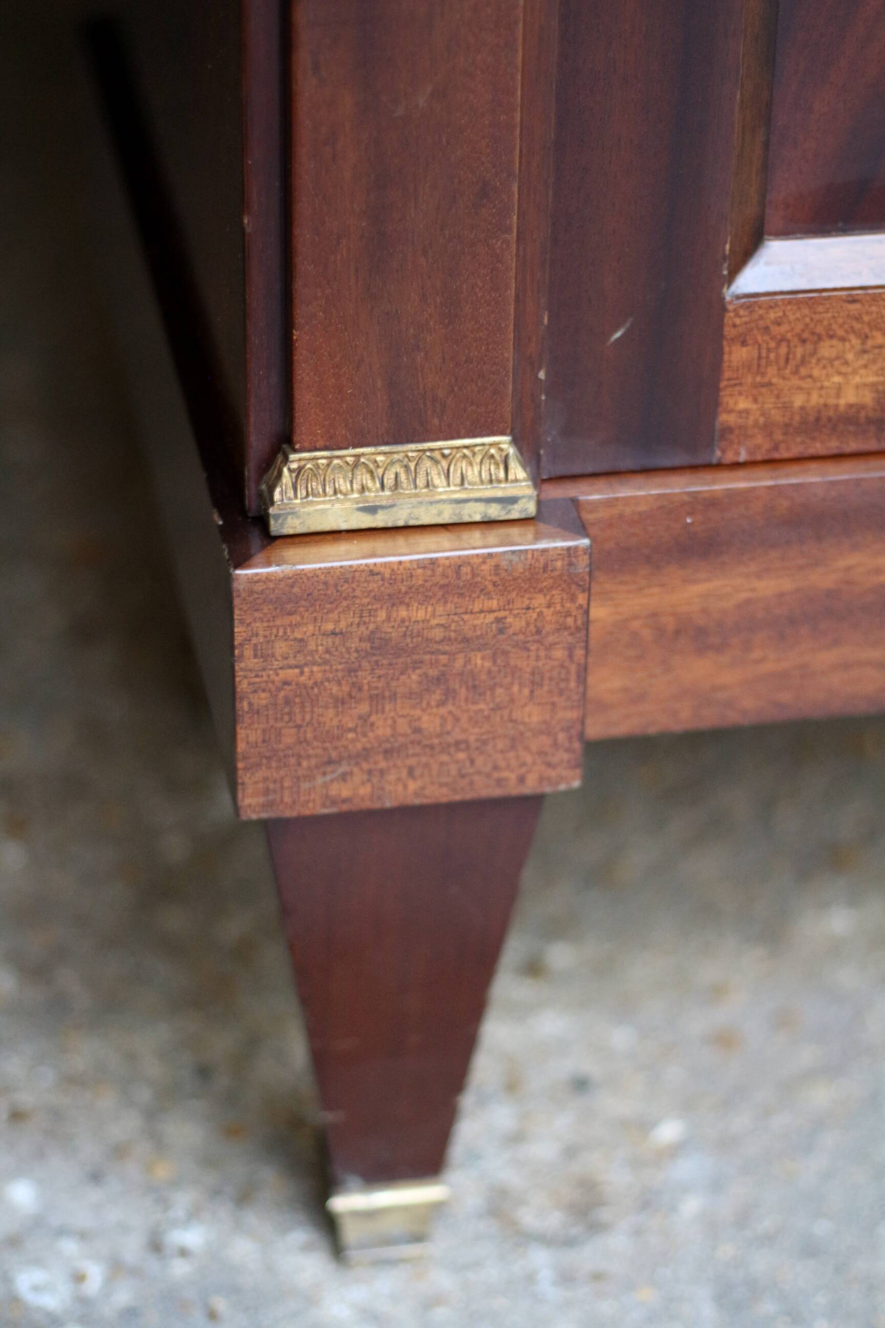 Mahogany veneer library, coming from Matignon