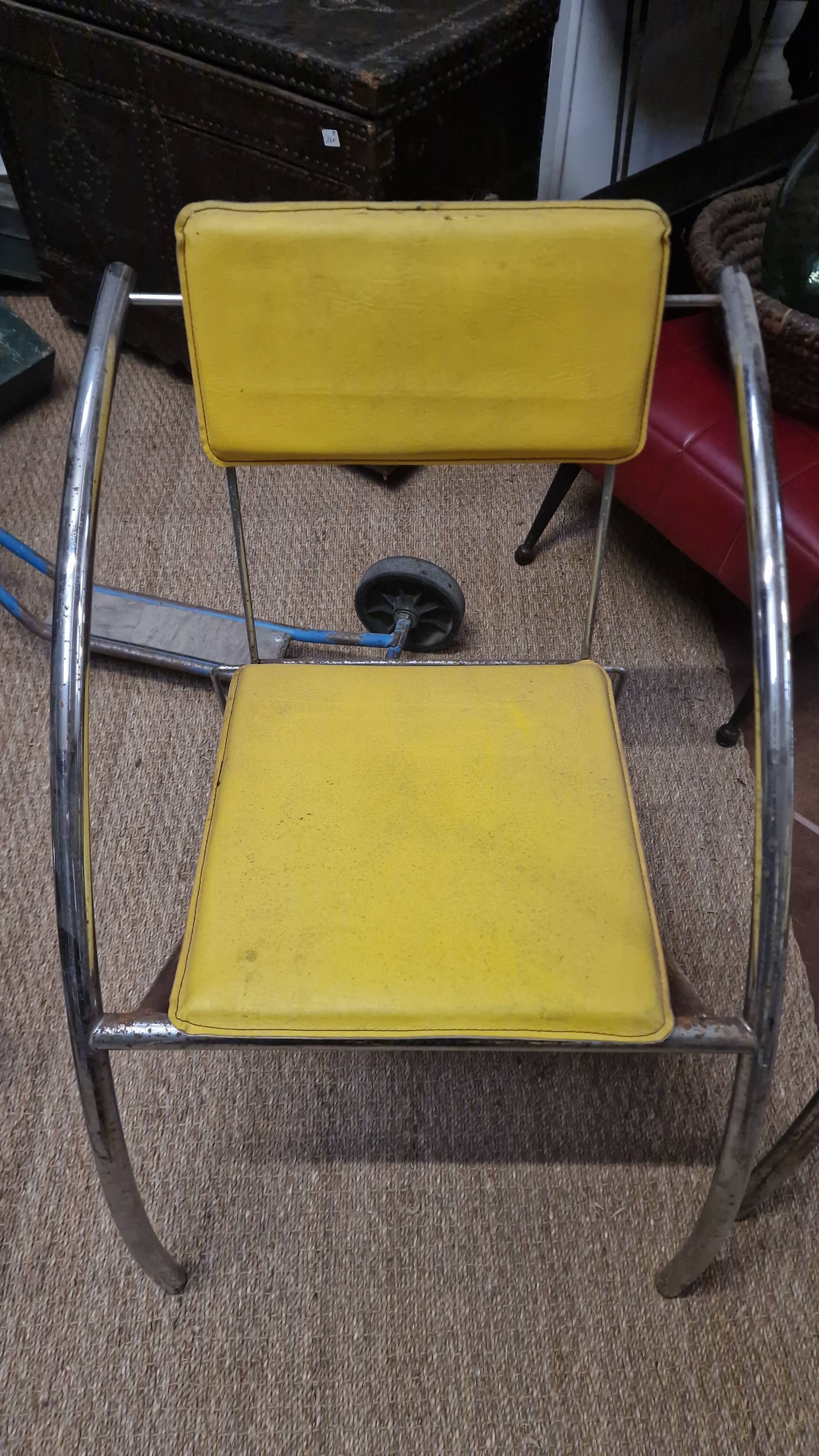 Set of 4 vintage tubular armchairs – modernist design from the 60s and 70s