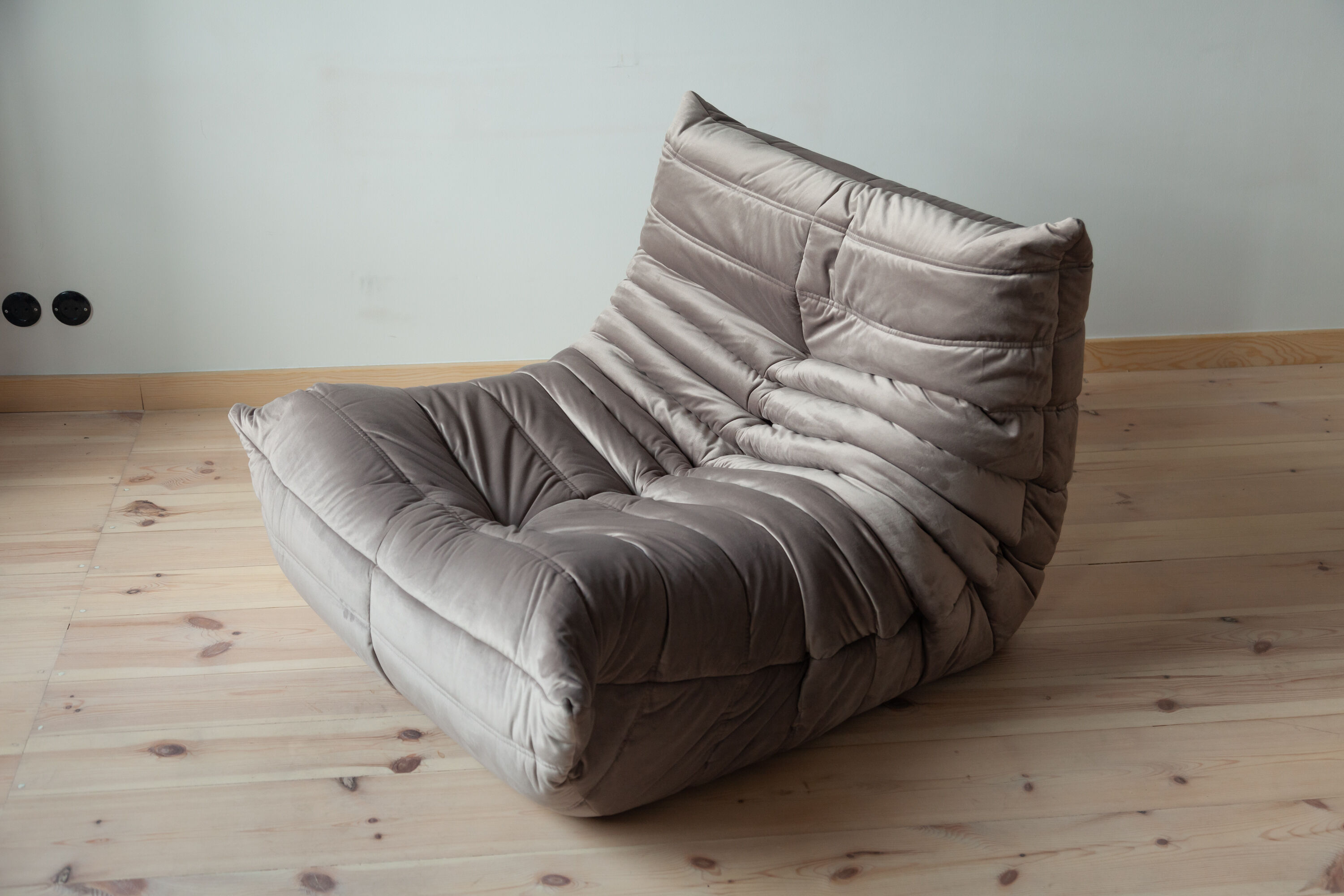 Togo armchair and ottoman model designed by Michel Ducaroy 1973