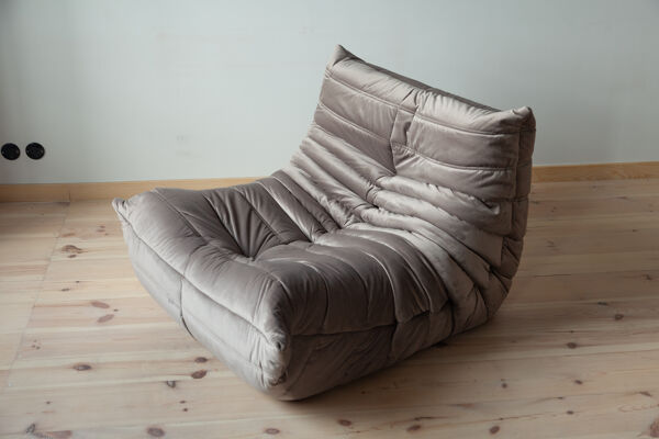 Chauffeuse et ottoman Togo modèle dessiné par Michel Ducaroy 1973