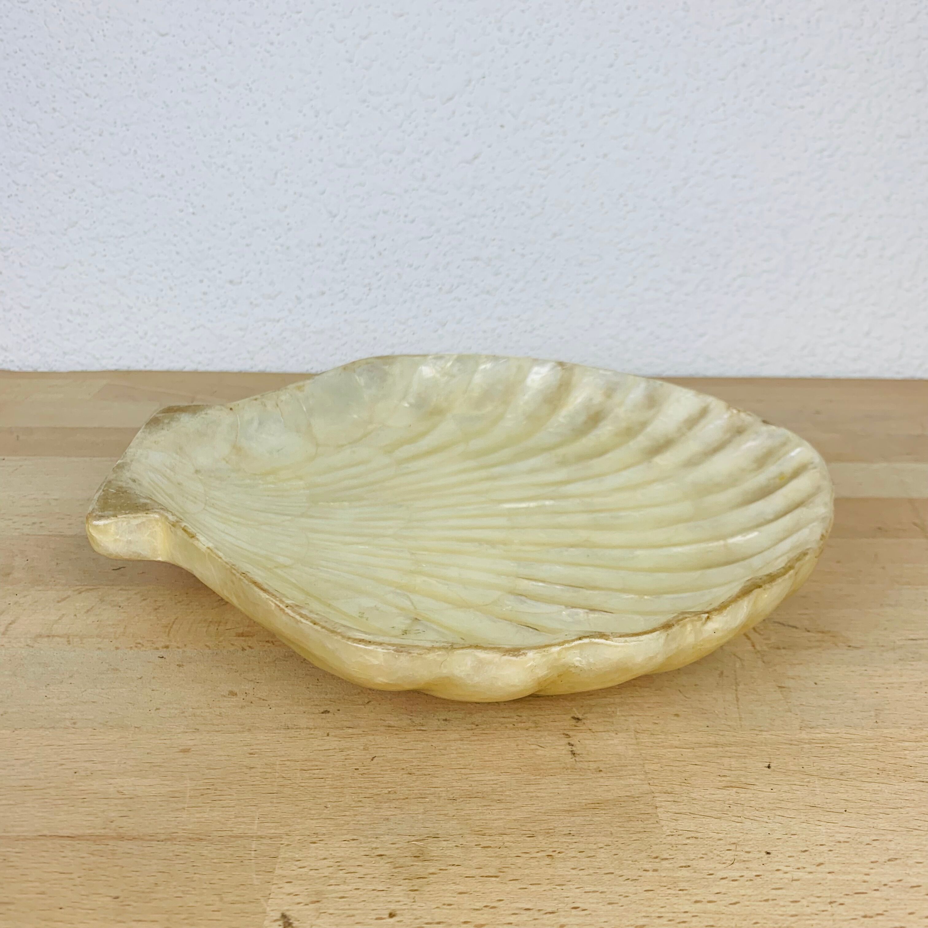 Empty pocket shell mother-of-pearl 60s
