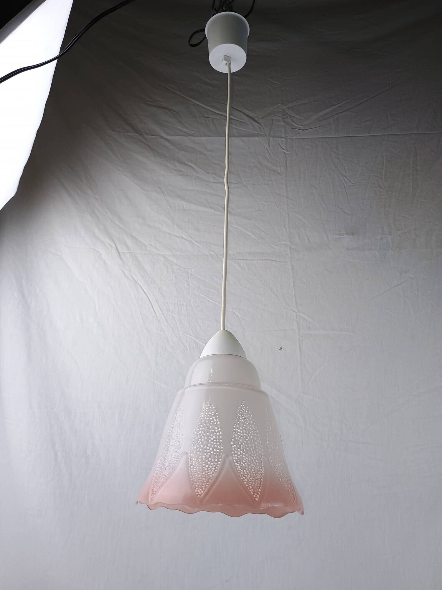 Mid-century white and pink glass suspension light, French vintage from the 1950s to 1960s.