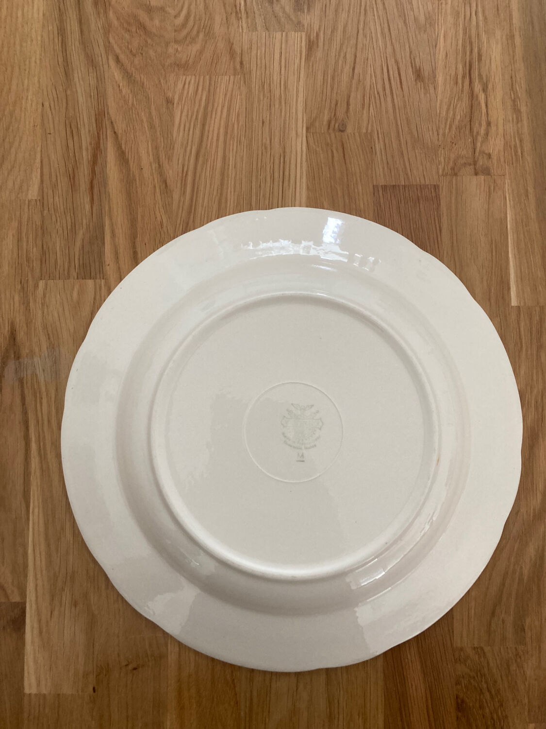 Villeroy and Boch round hollow dish "small golden flowers" 1950s