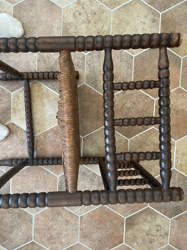 Deux petites chaises d’angle