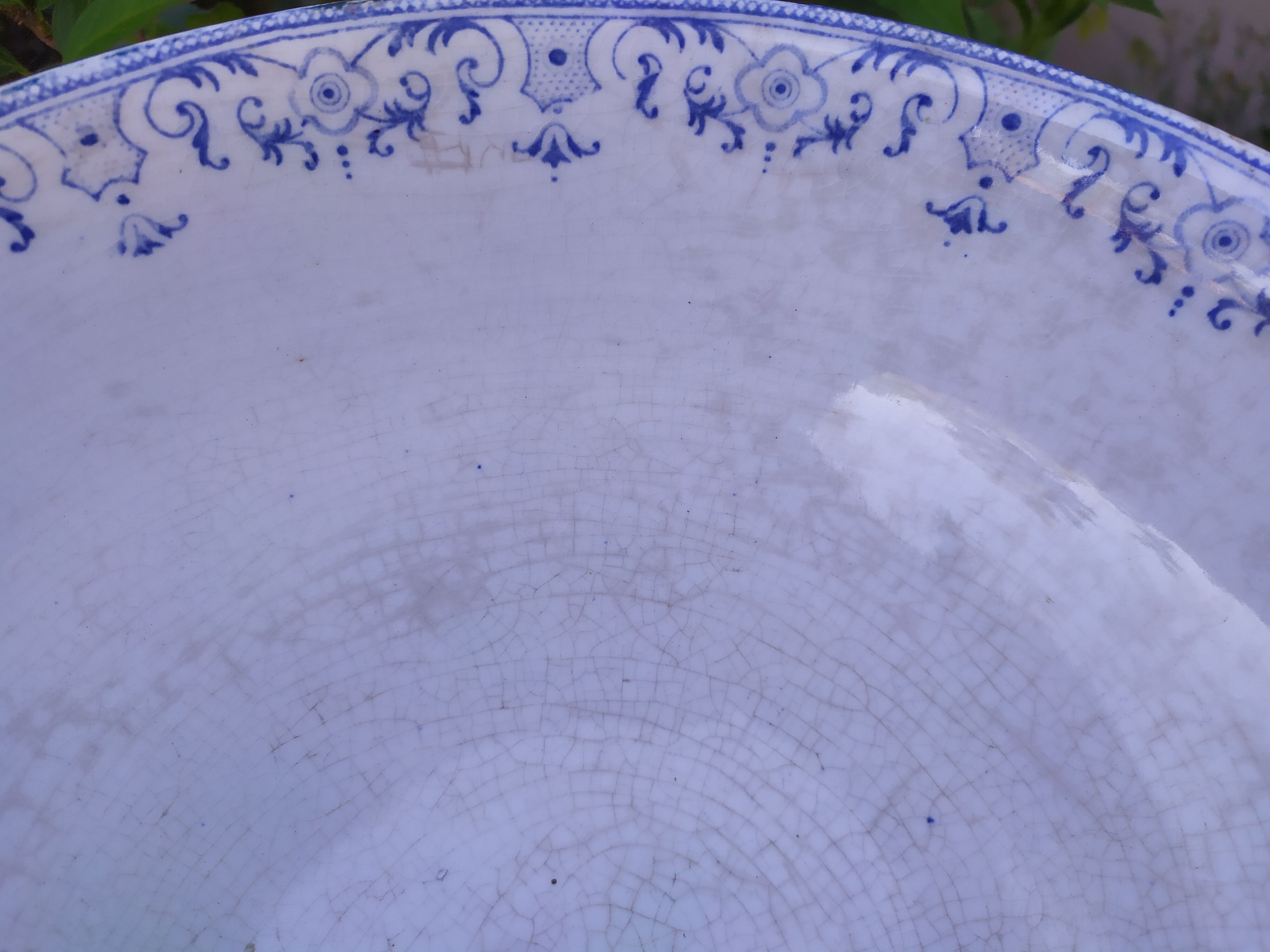 Iron earth salad bowl