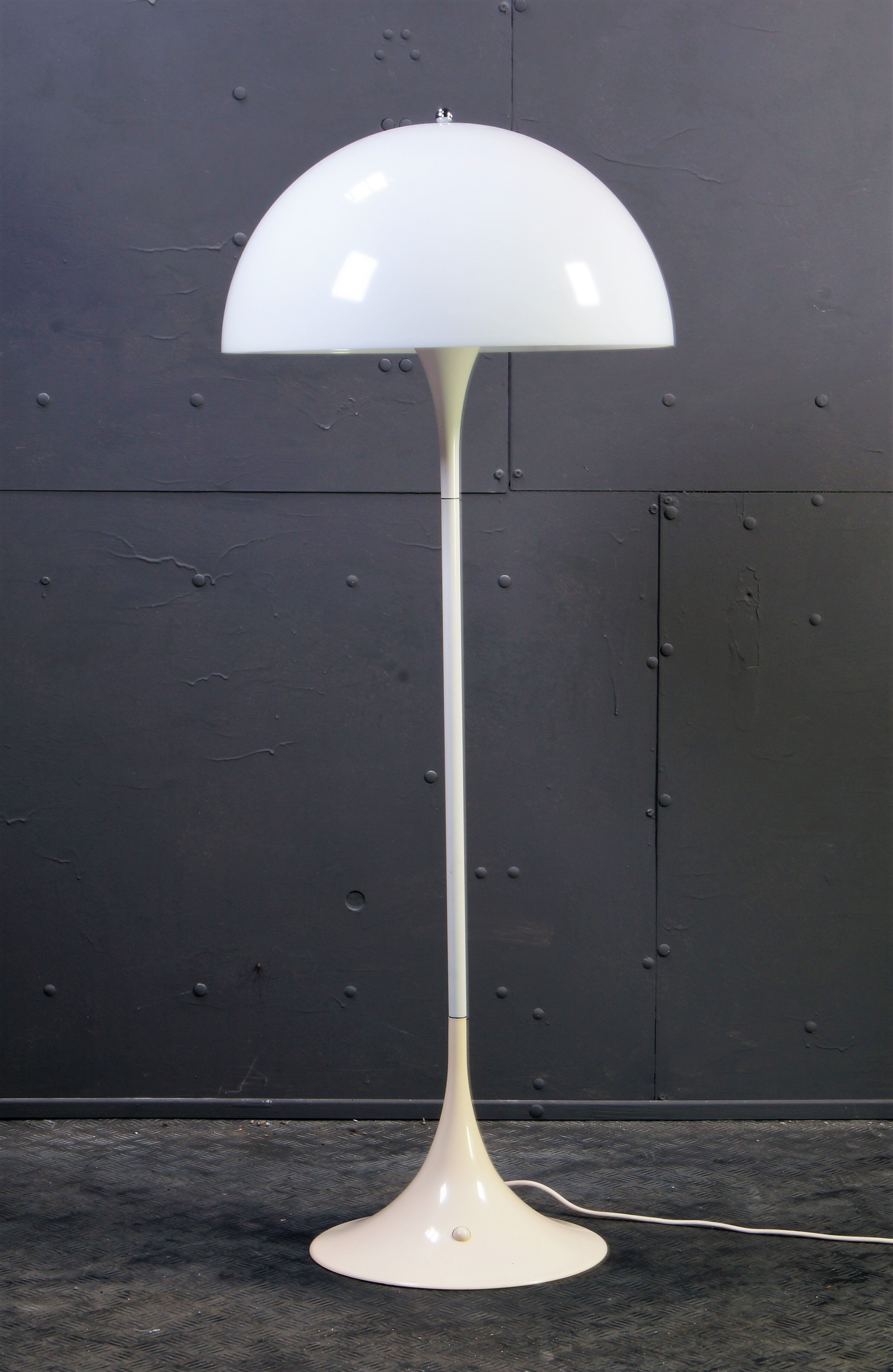 Phantella floorlamp - Verner Panton for Louis Poulsen