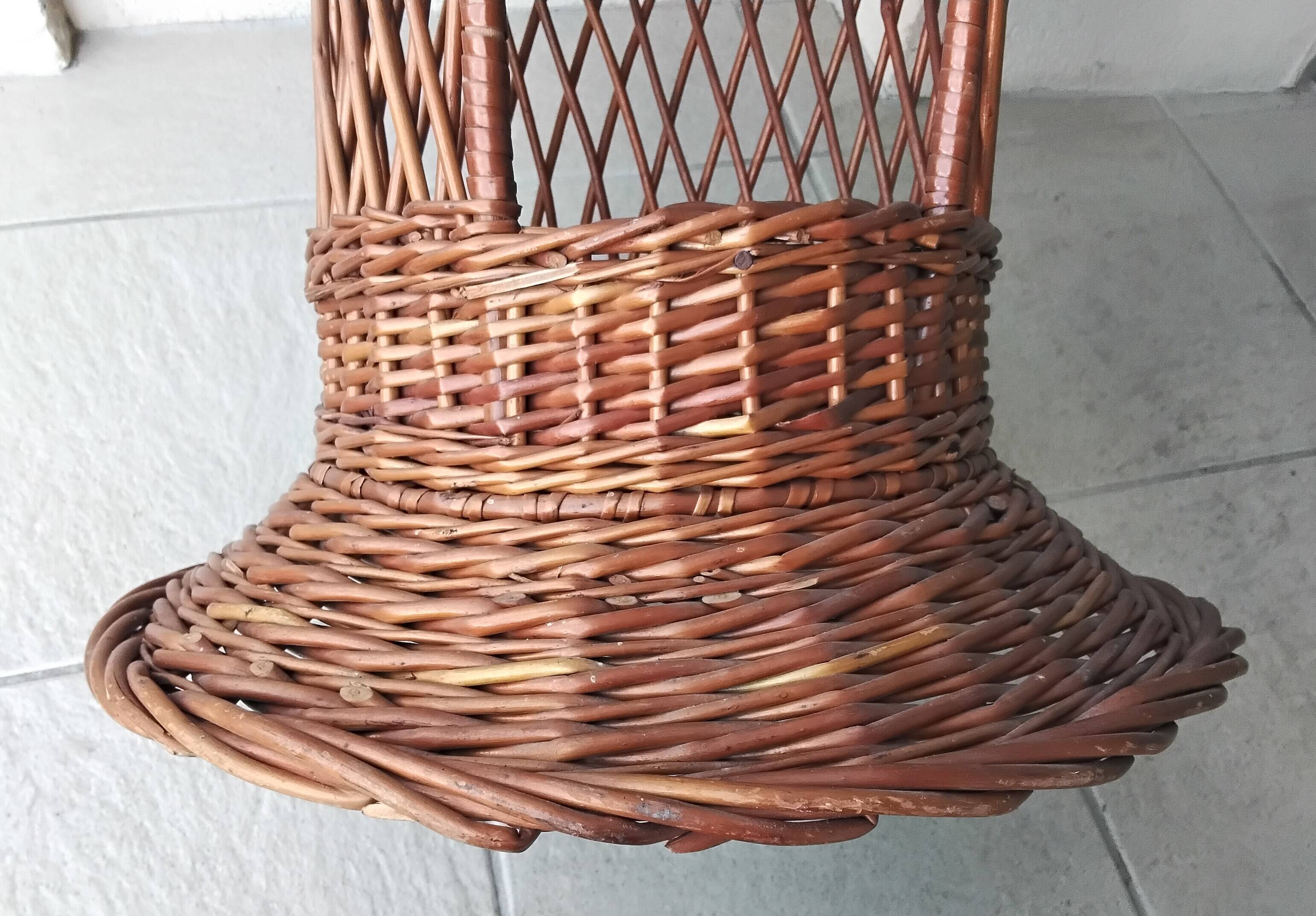 Portable wicker bar