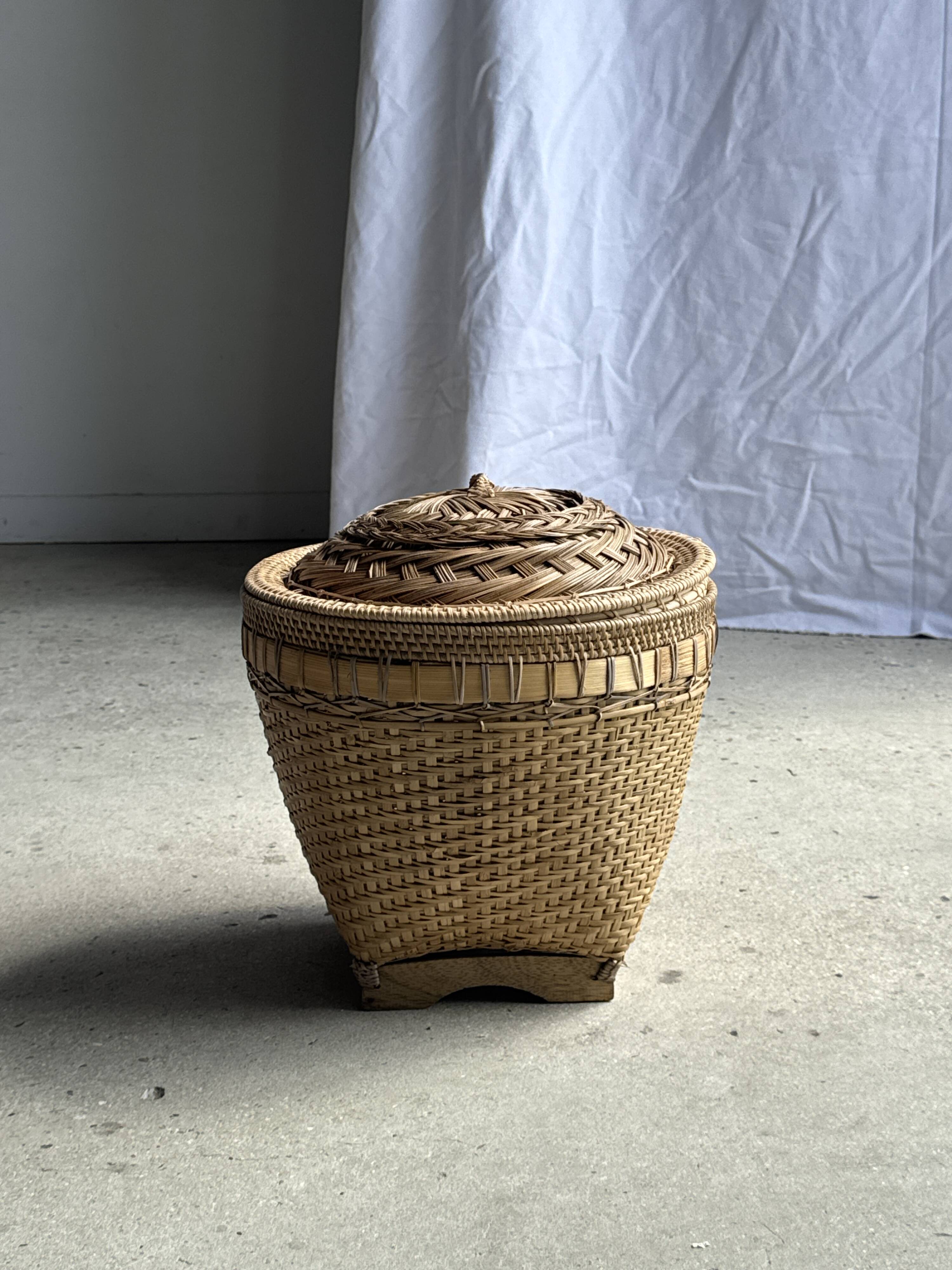 Traditional woven Indonesian basket light H40 D37