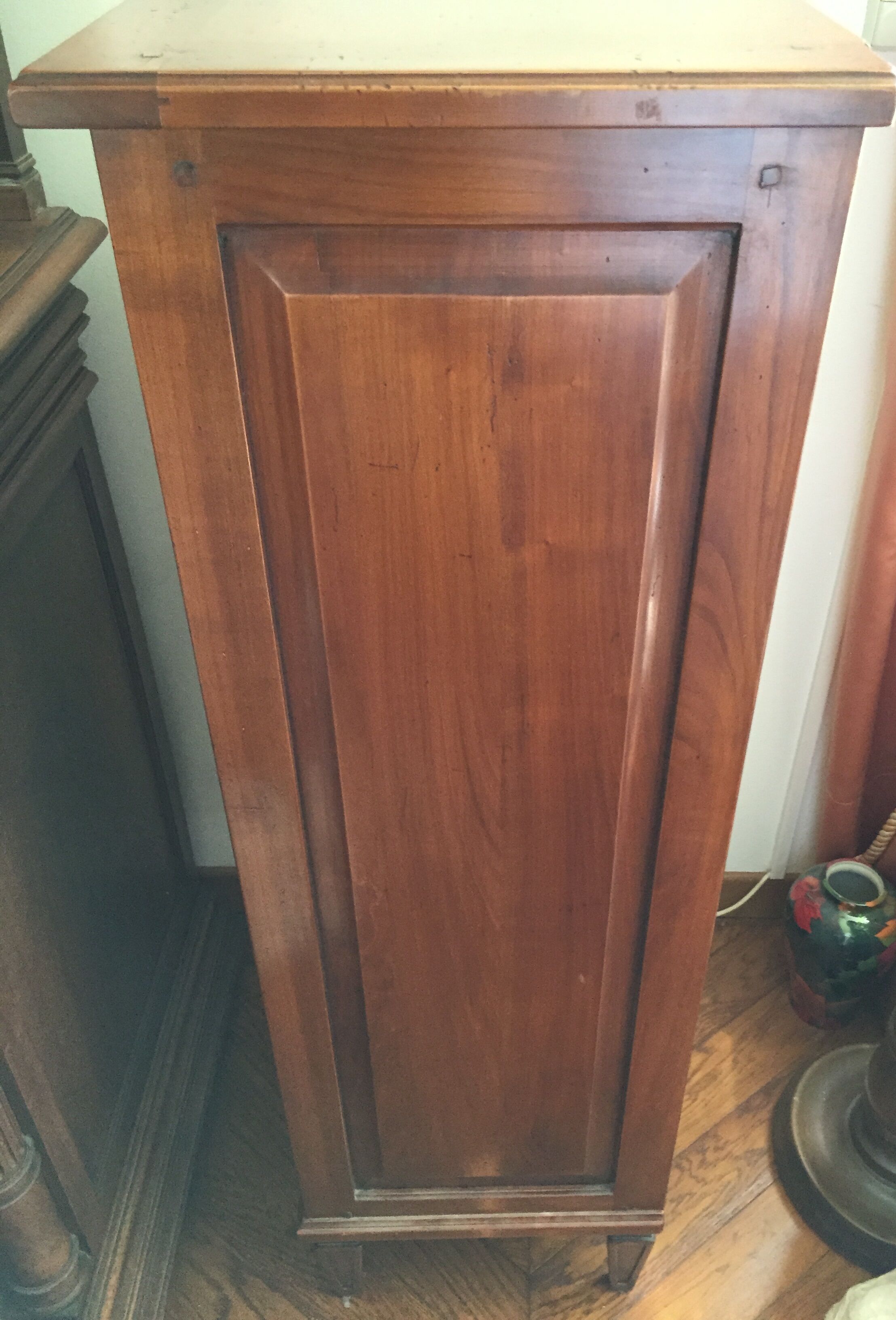 Louis XVI-style chiffonnier with six drawers