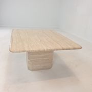 Table basse italienne en travertin, années 1980