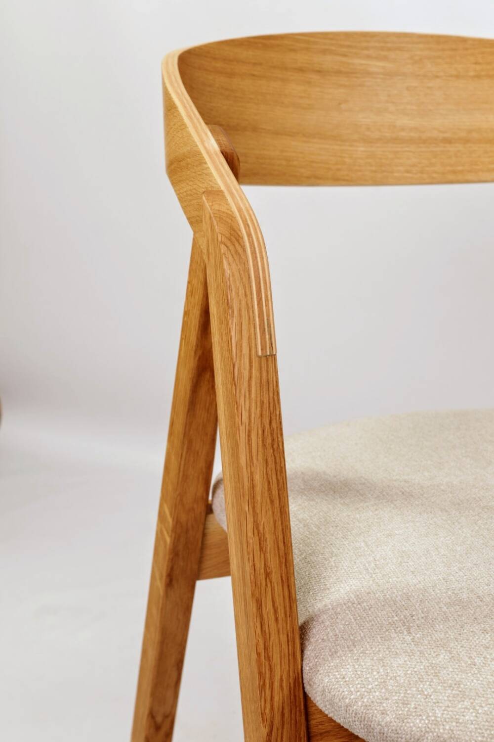 Vintage chairs light oak and beige natural linen