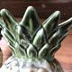 Paire de vases ananas en grès Rhoda