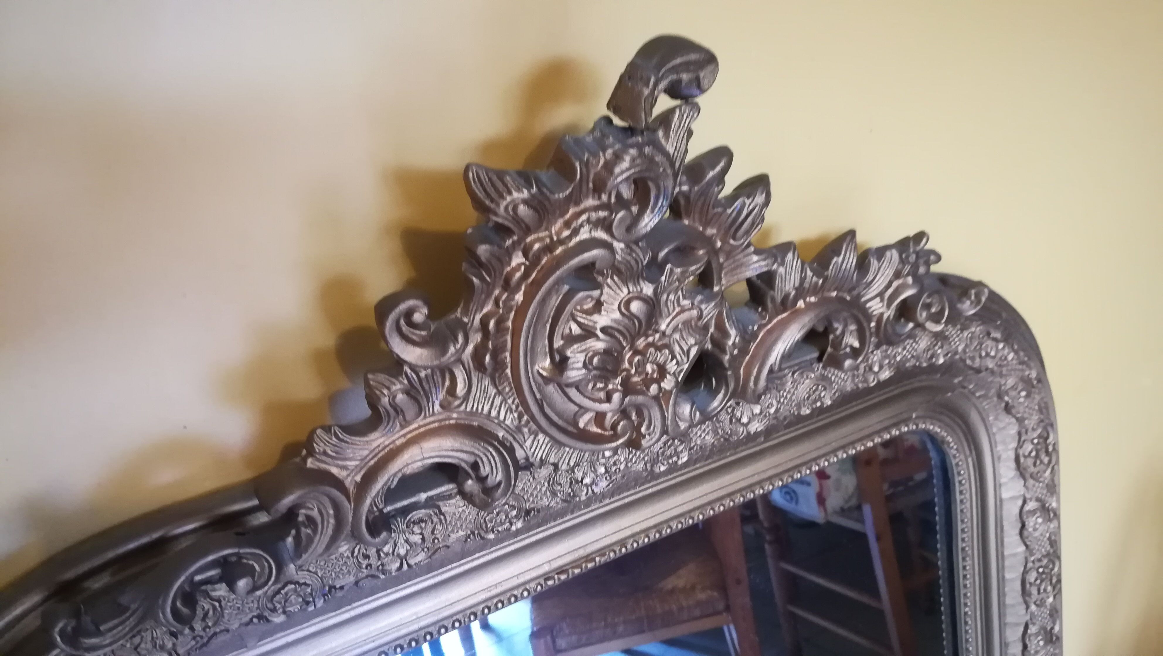 Classic-style gold mirror - 122x78cm