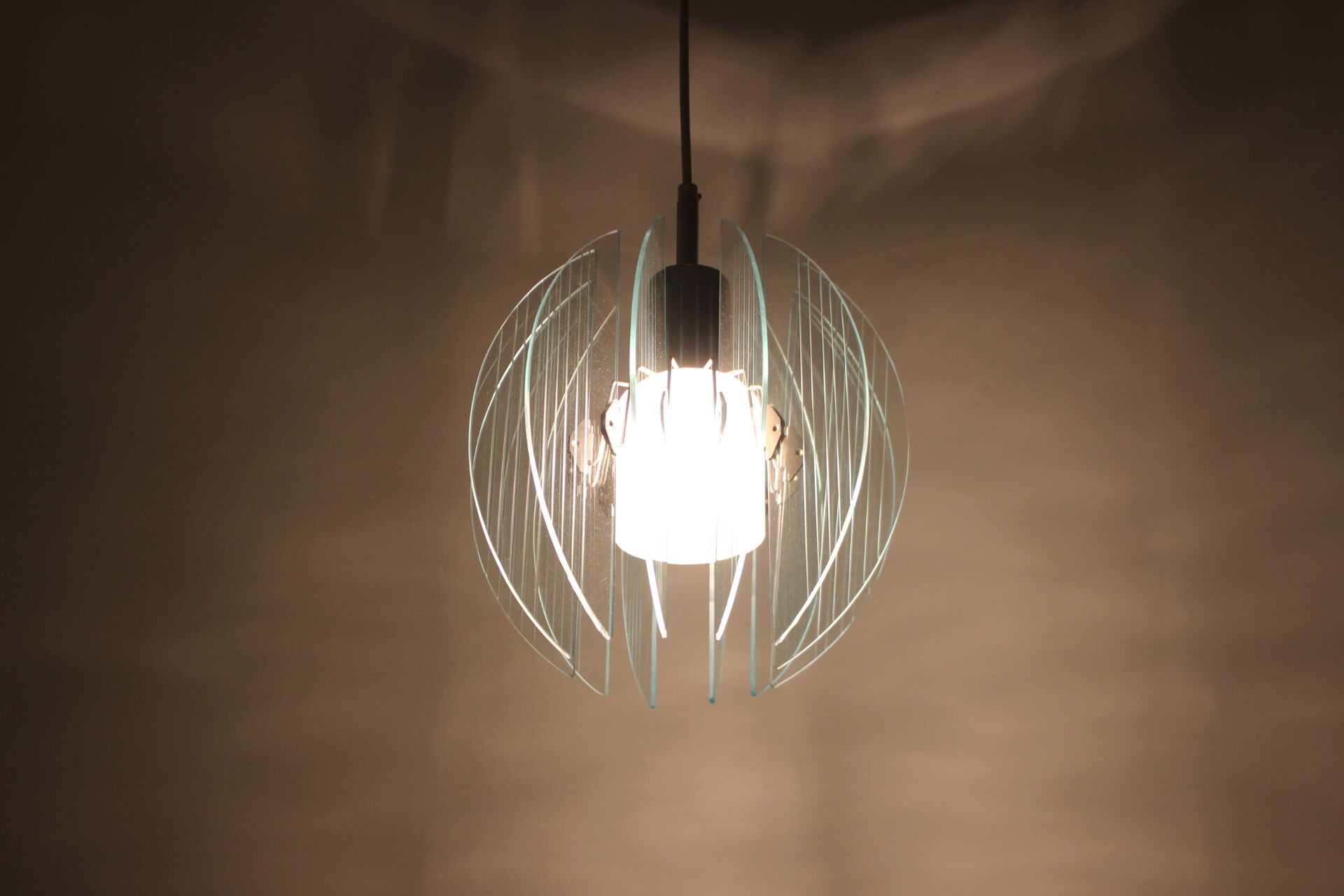 Suspension en verre, années 1960