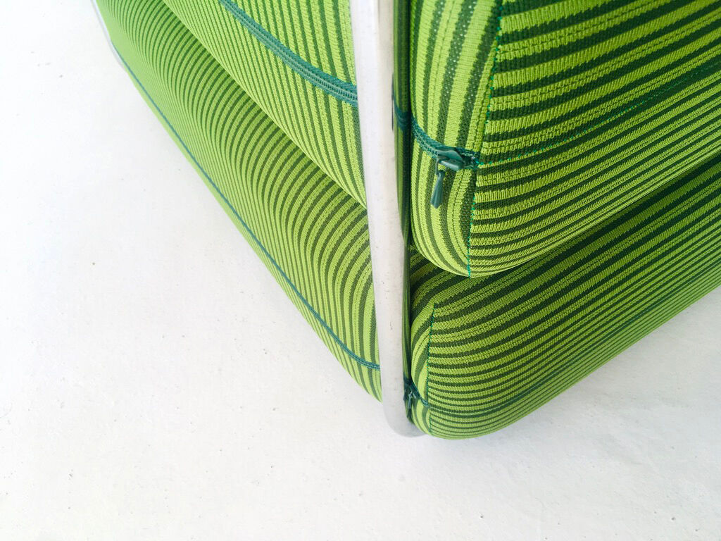 Chauffeuse-lit en métal chromé, années 1970