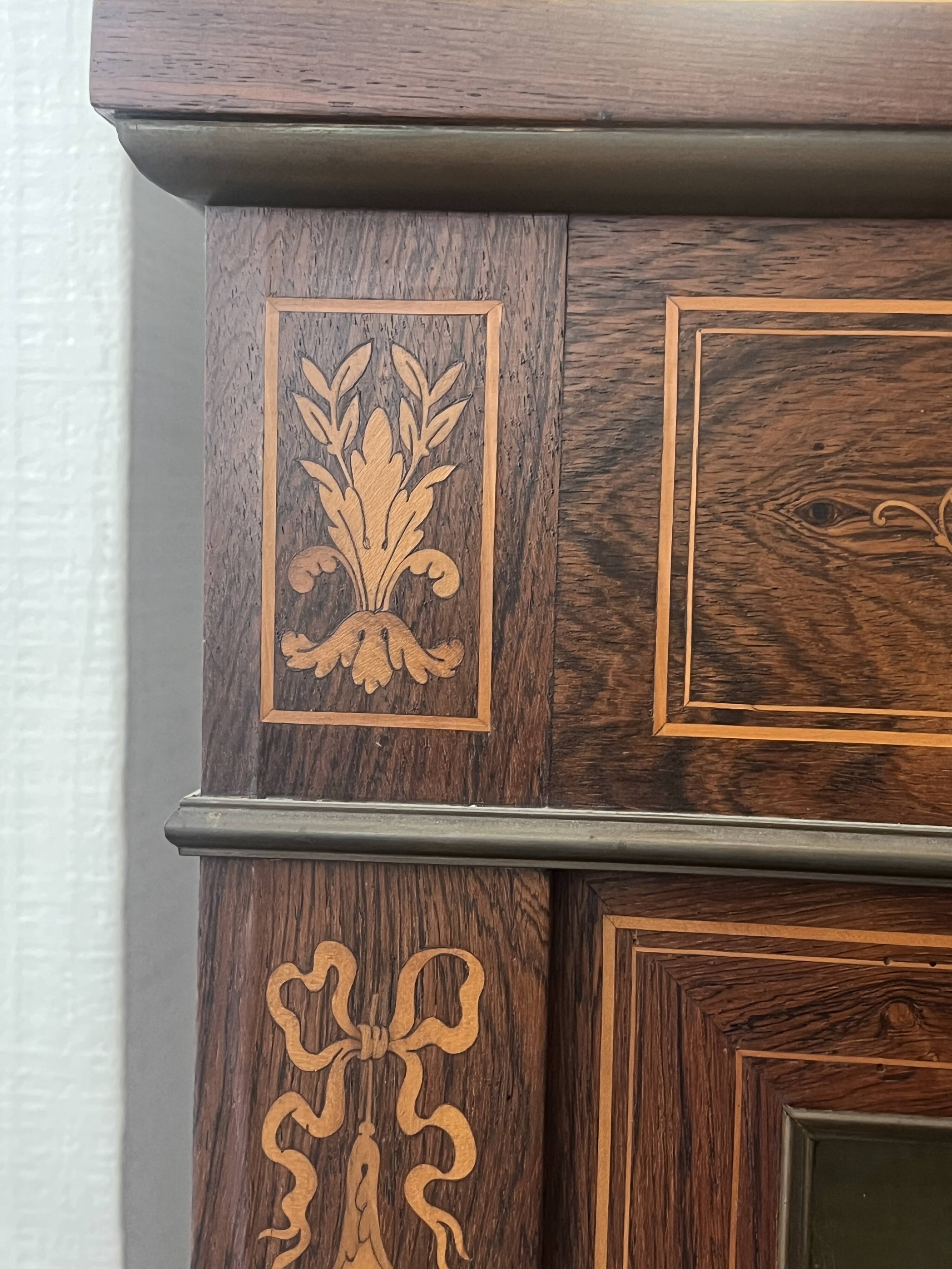 Charmante petite bibliothèque vitrine, typique d’époque Napoléon III