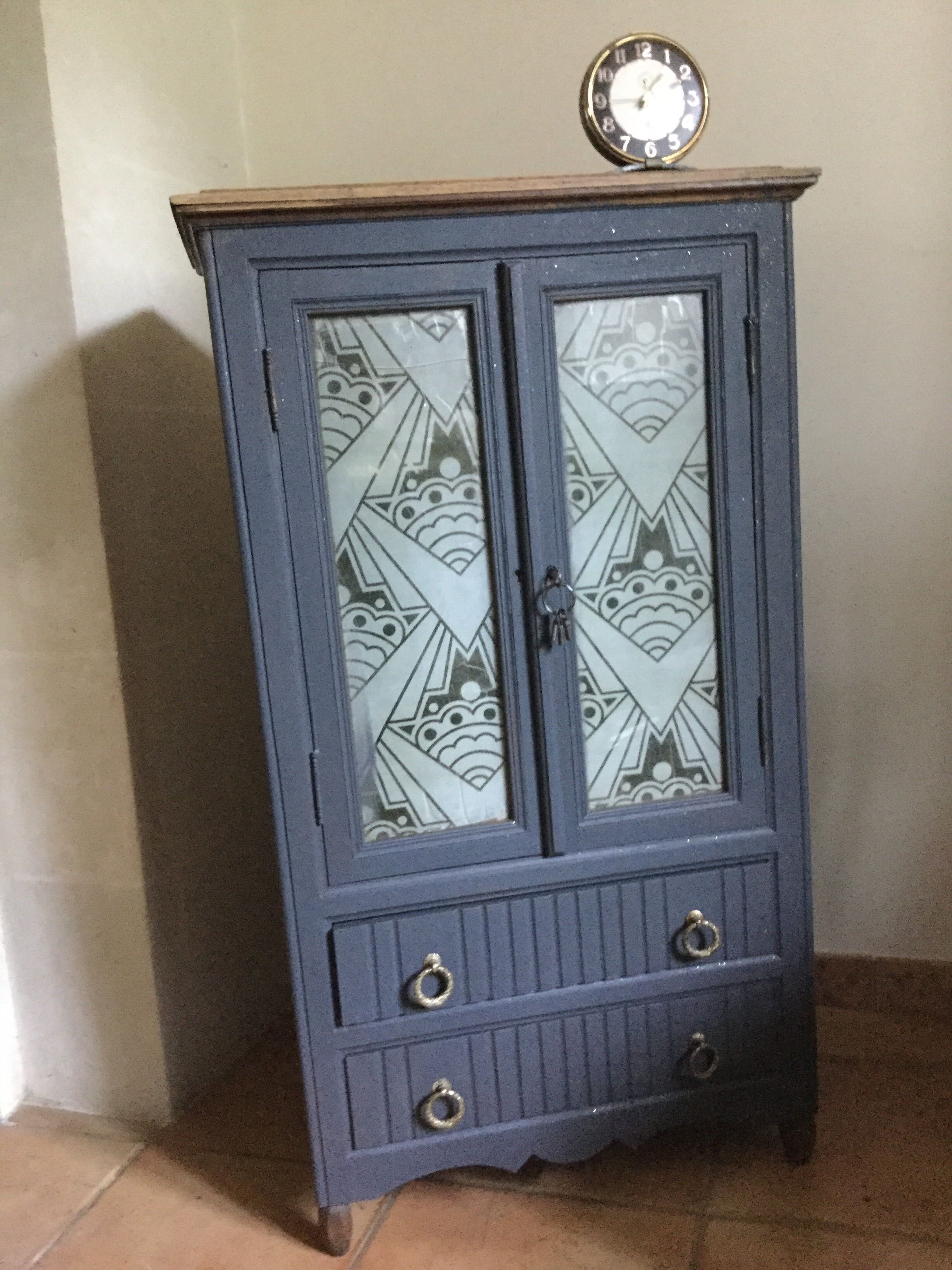 Small closet vintage