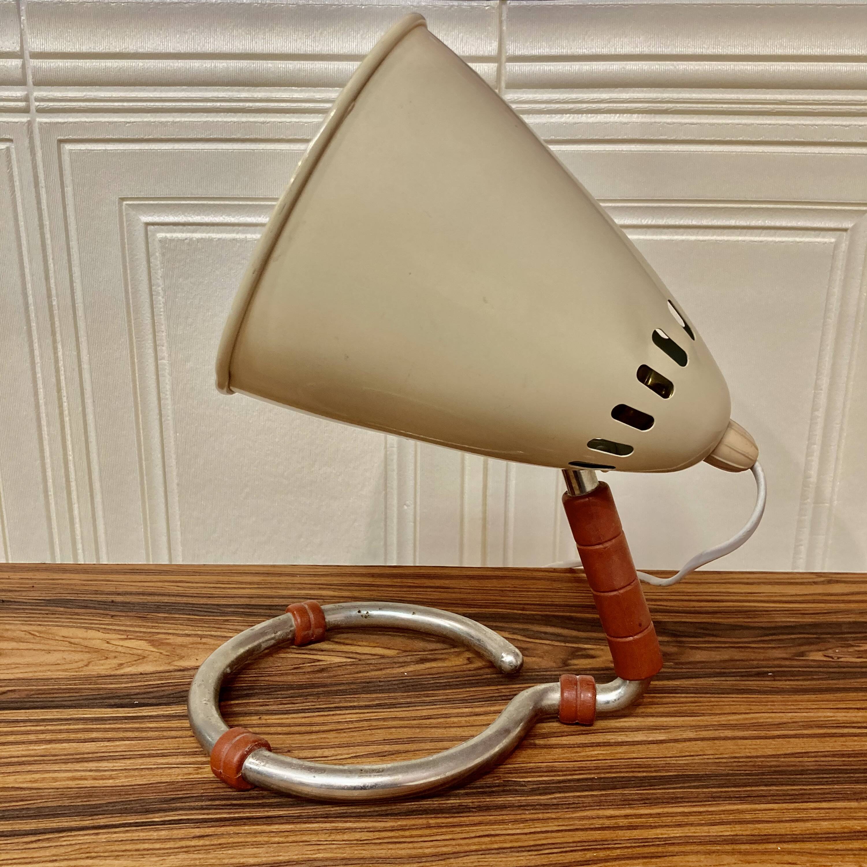 Paire de grandes lampes métal osram 1950.