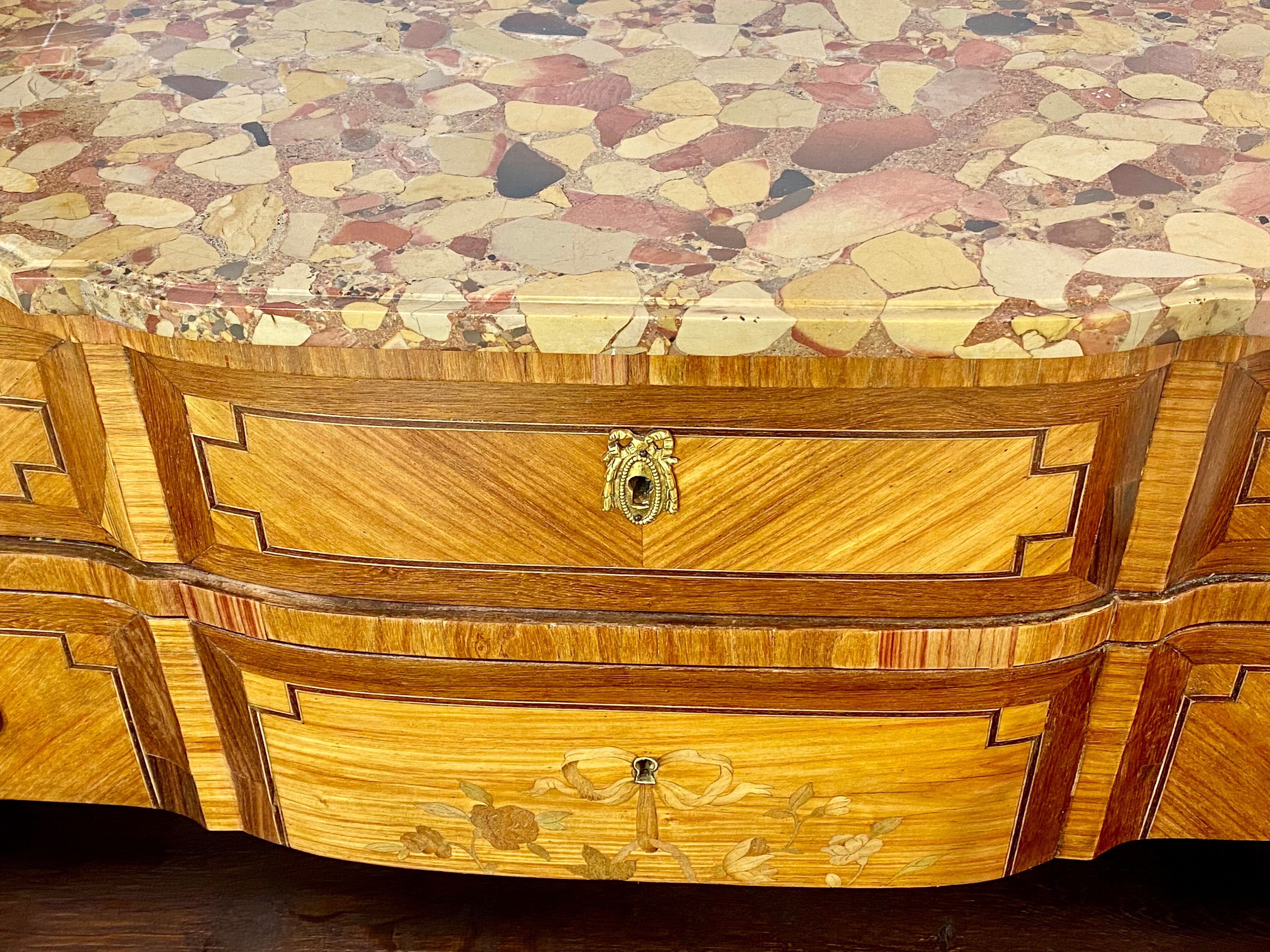 Commode Transition pink marble top Breche d'Aleppo