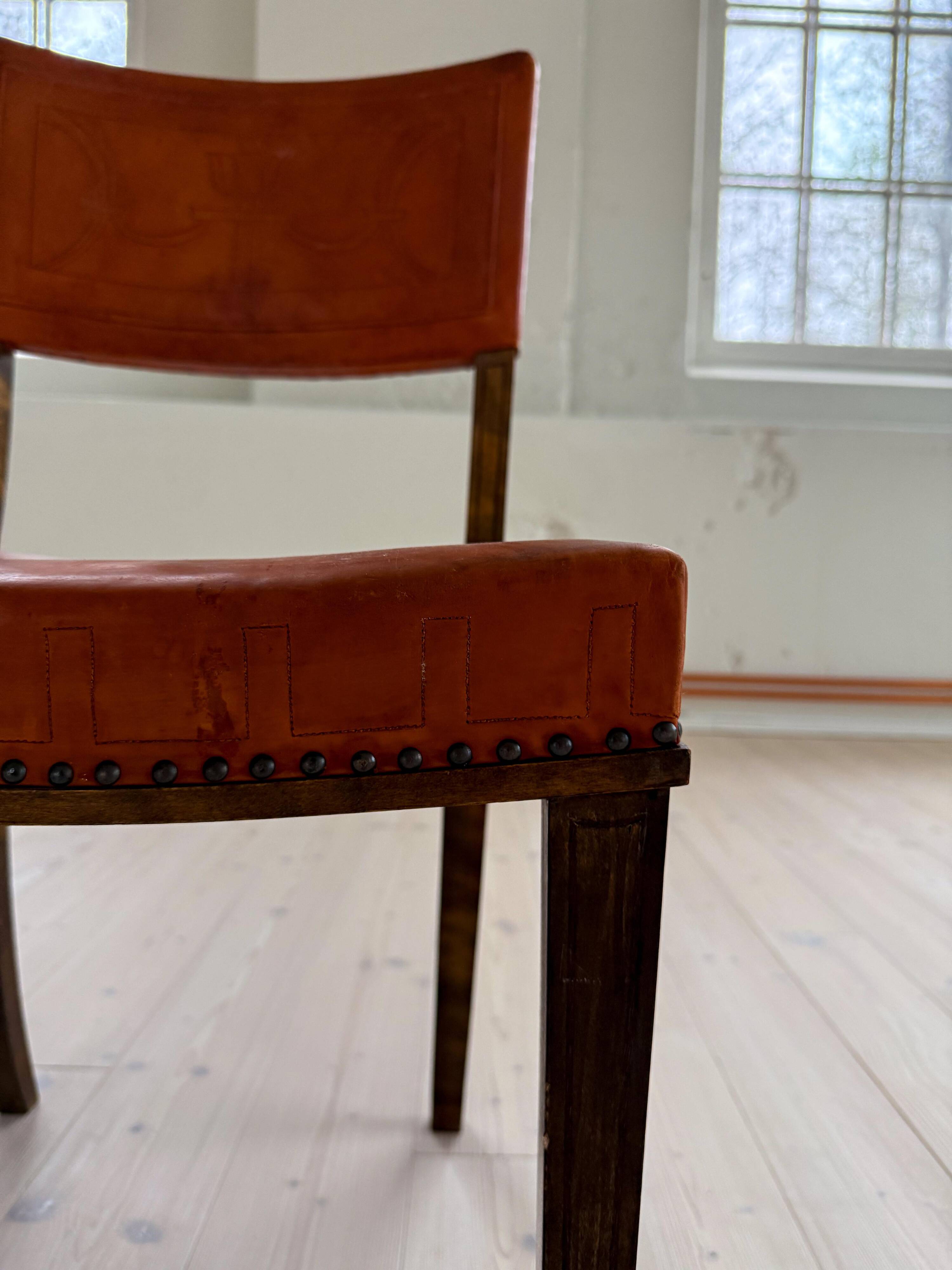 Chaise suédoise Art déco en pin et cuir Carl Bergsten 1929