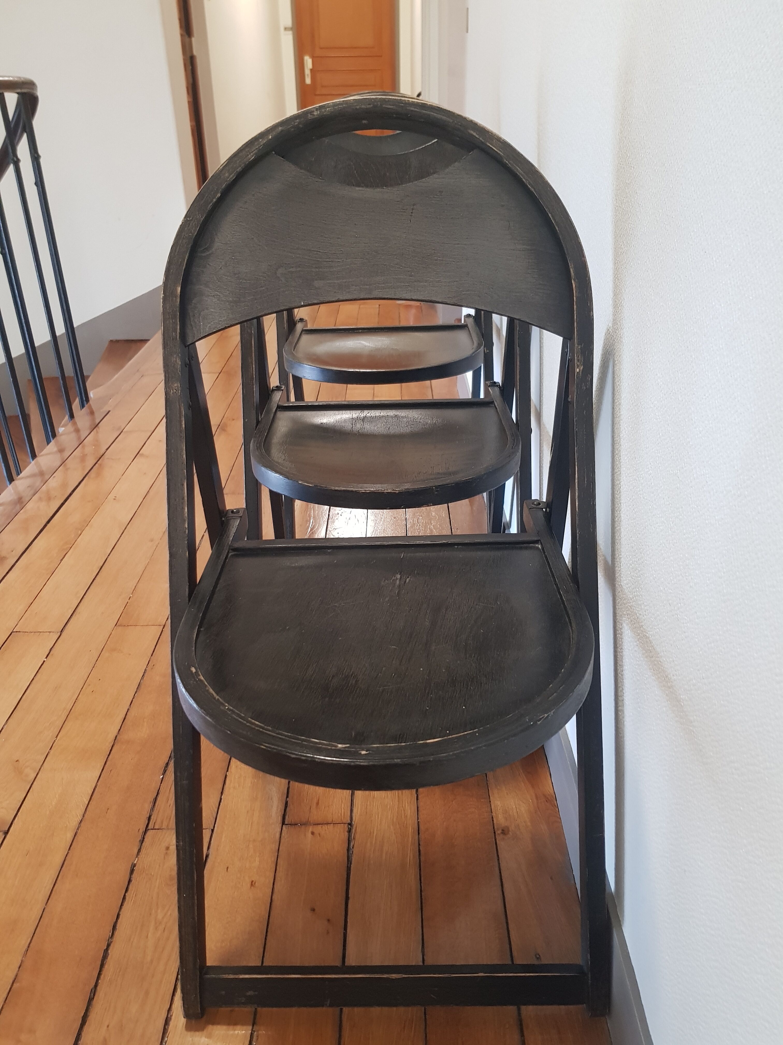 Lot of 3 folding chairs tunaet b751
