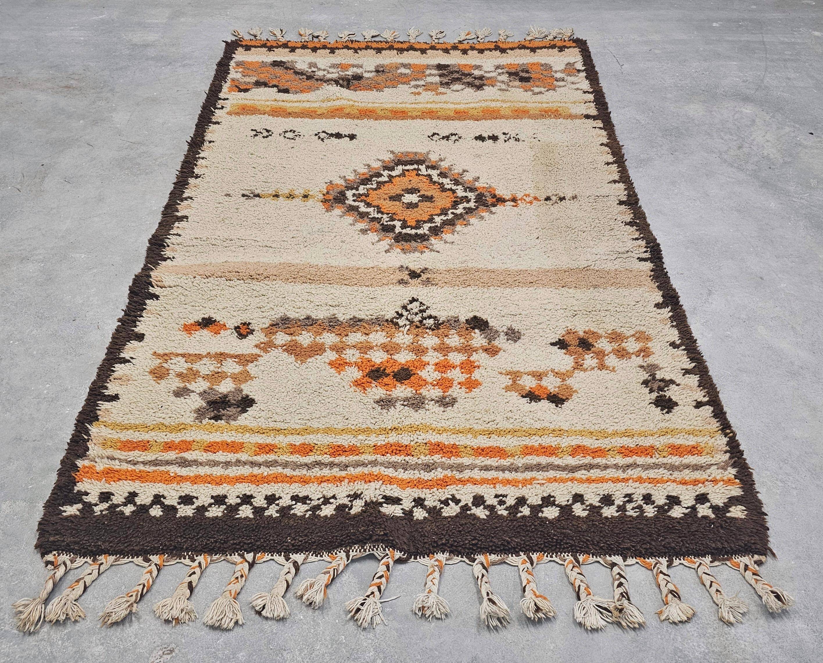 Barber Vintage Rug Hand-Knotted Very Thick Morocco 1970s