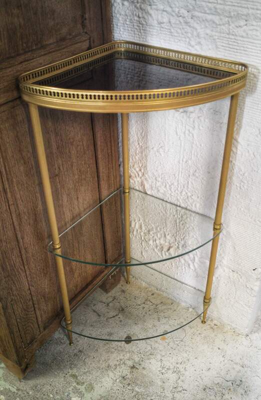 Vintage corner shelf
