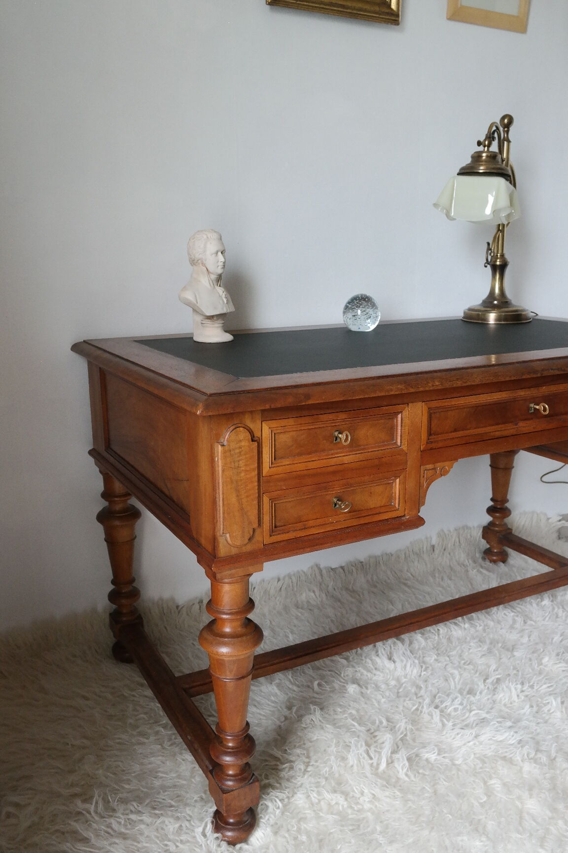 Office minister in walnut style Louis Philippe XXème