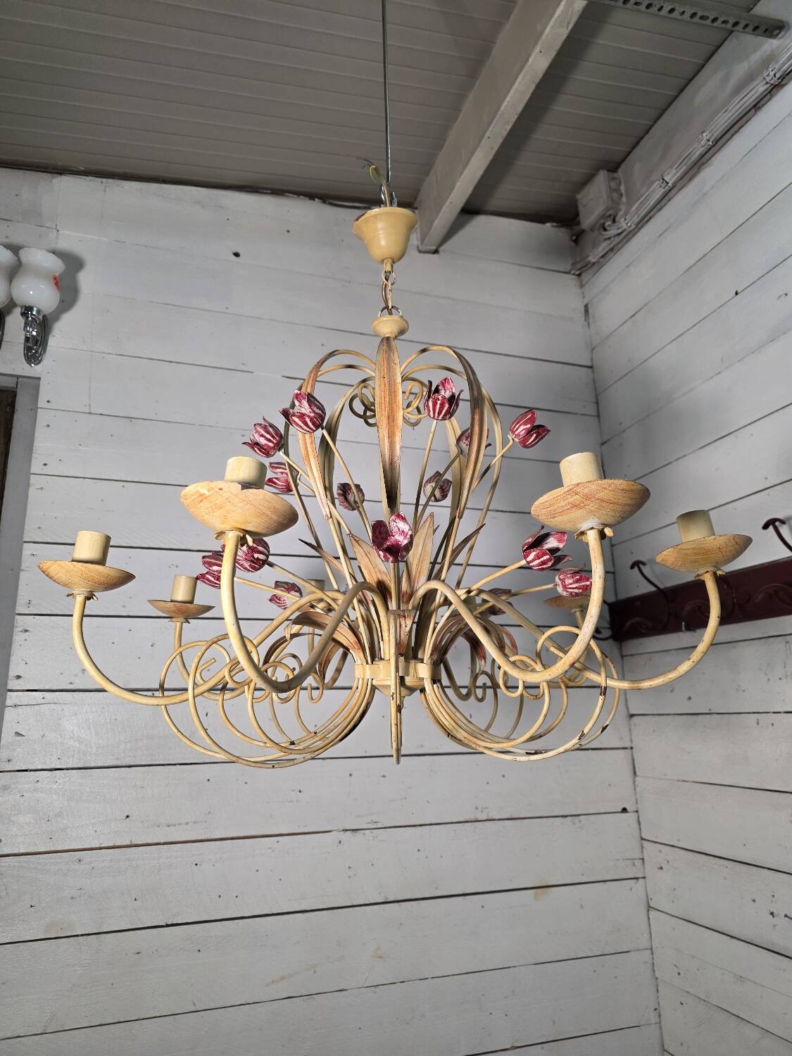 Wrought iron chandelier in Florentine style from the 1970s.