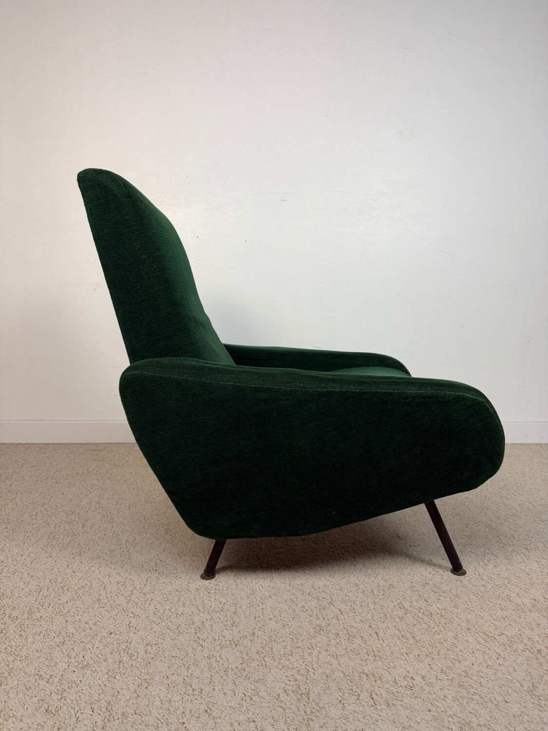 Vintage armchair from the 60s/70s, in the style of Pierre Guariche.