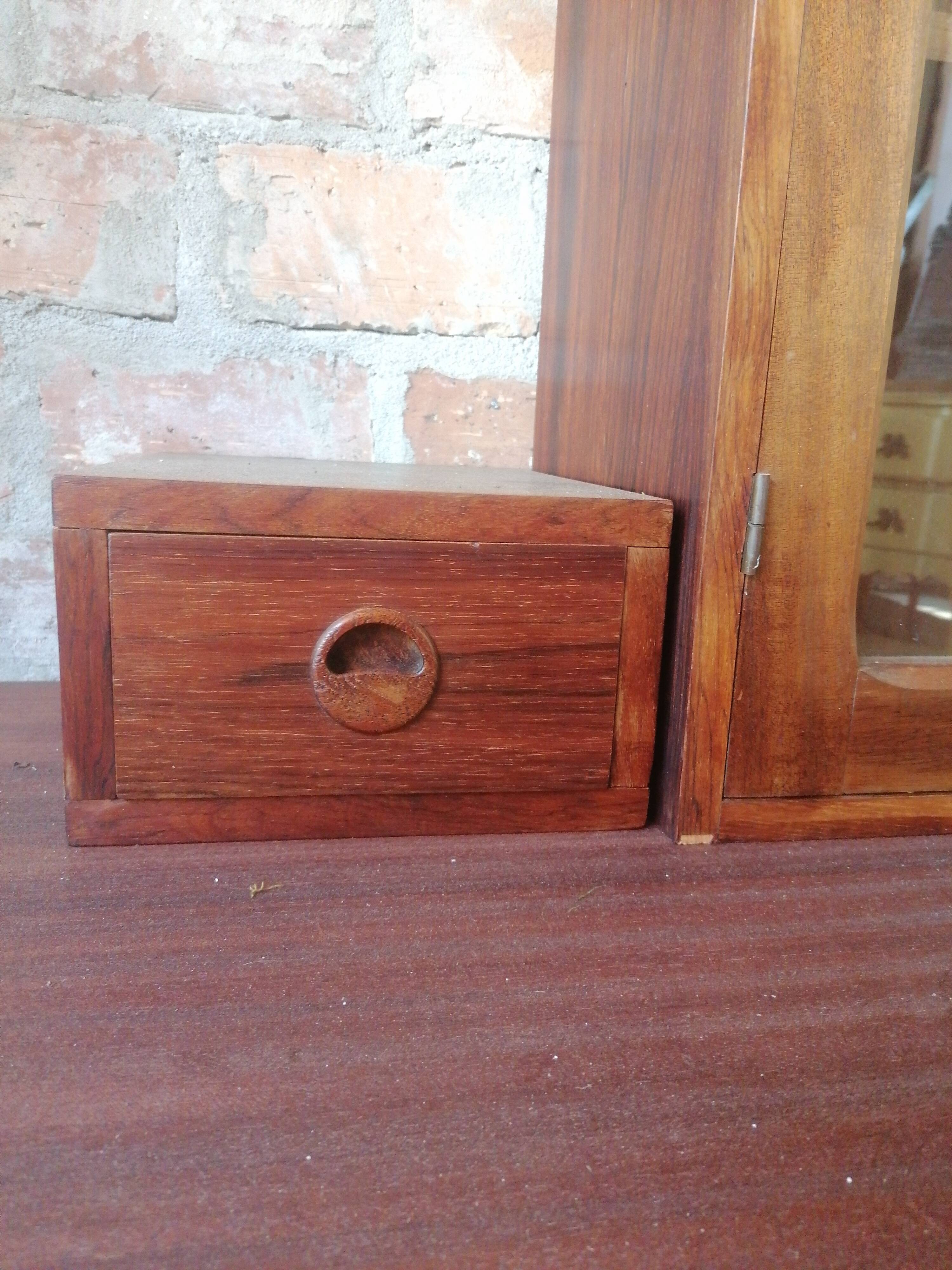 Enfilade scandinave avec vitrine